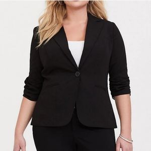 FINAL SALE ‼️ Torrid Ruched 3/4 Sleeve Blazer